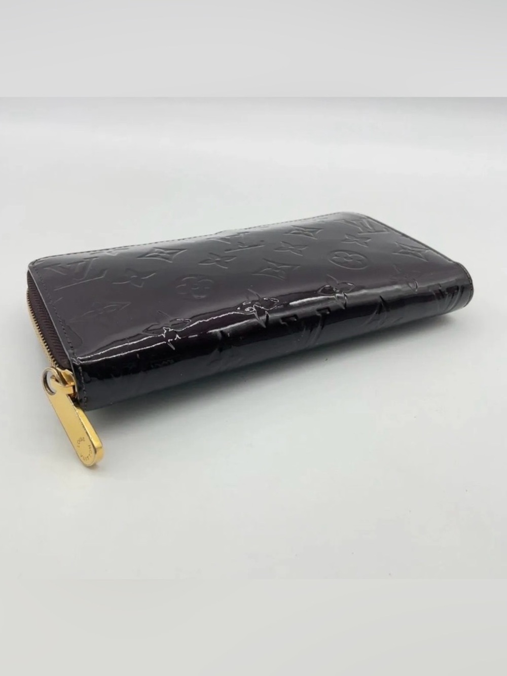 Louis Vuitton Amarante Monogram
Vernis Zippy Wallet - Picture 3 of 11